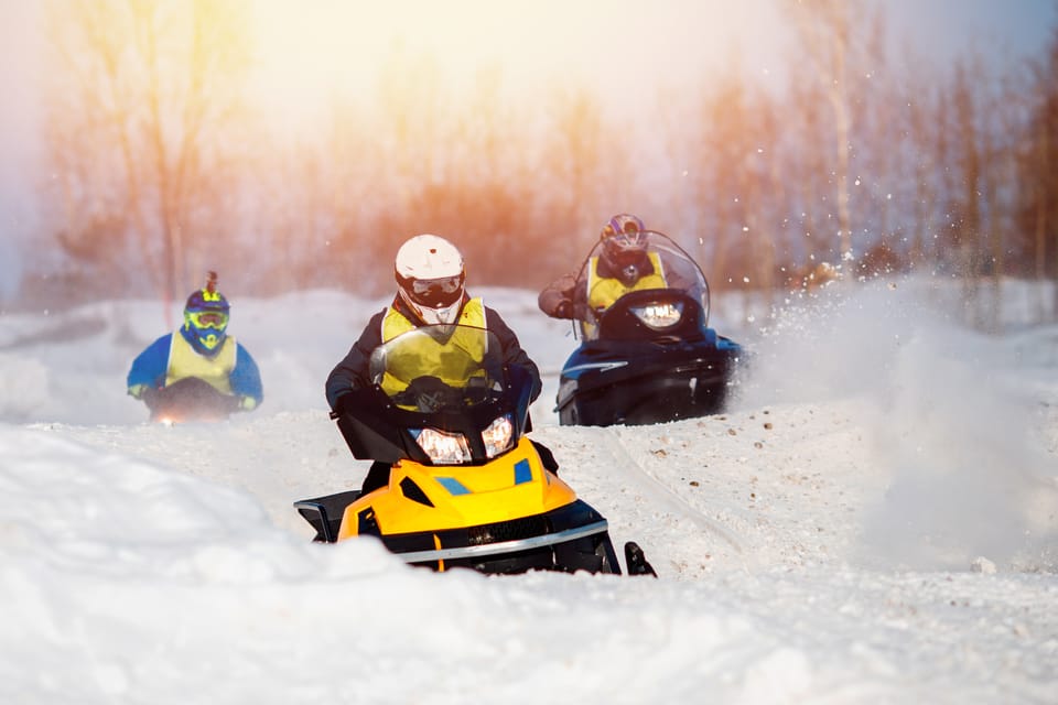 Lapland Snowmobiling for Advanced Riders: Conquer the Arctic Wilderness